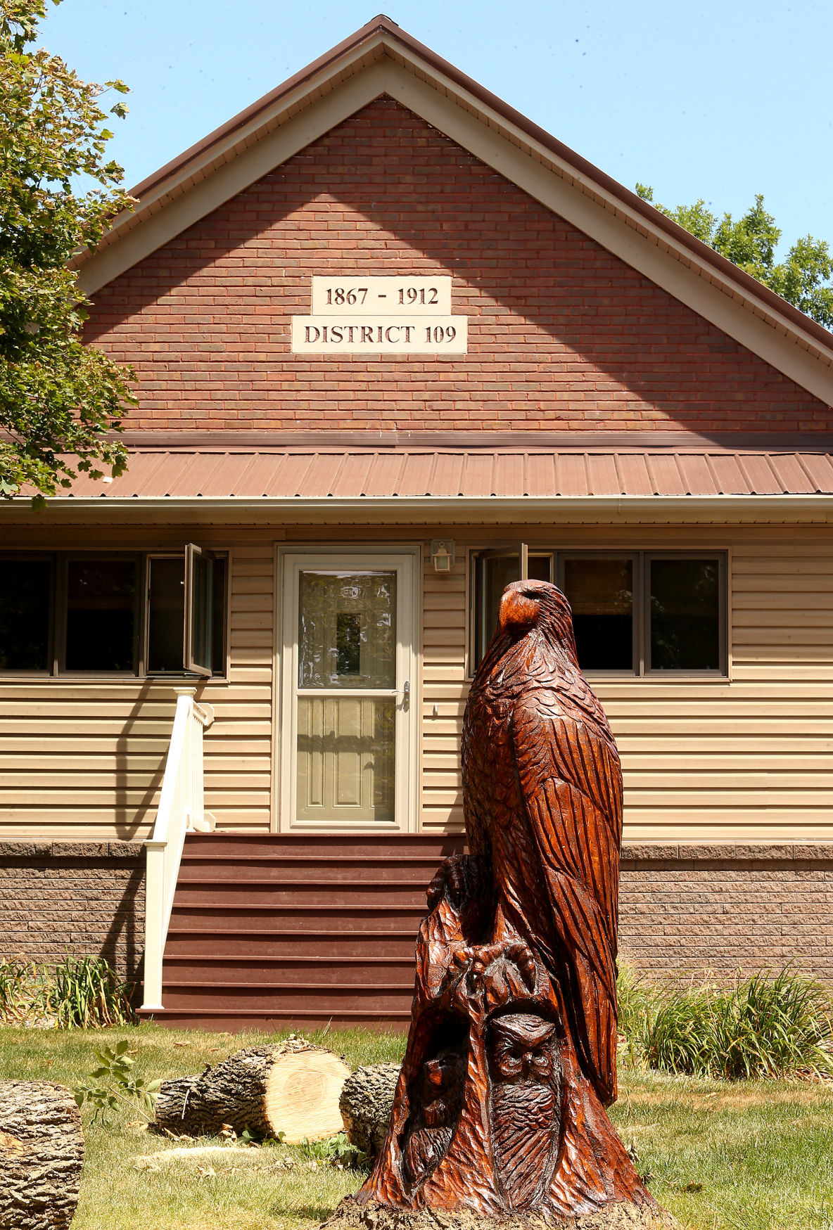 Golden eagle sculpture